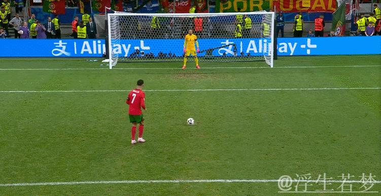 C罗替补决定被菲戈视为葡萄牙足球史上最大失误